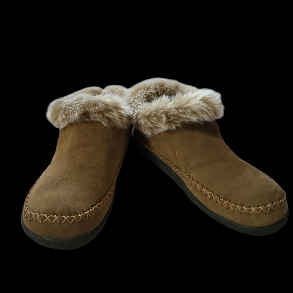 Magellan Chelsea Slip On Botties 7. Tan Suede Slippers with Faux Fur Lining - Picture 12 of 14